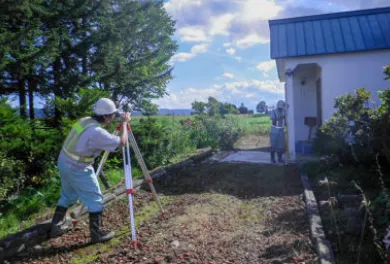土台高測定の様子
